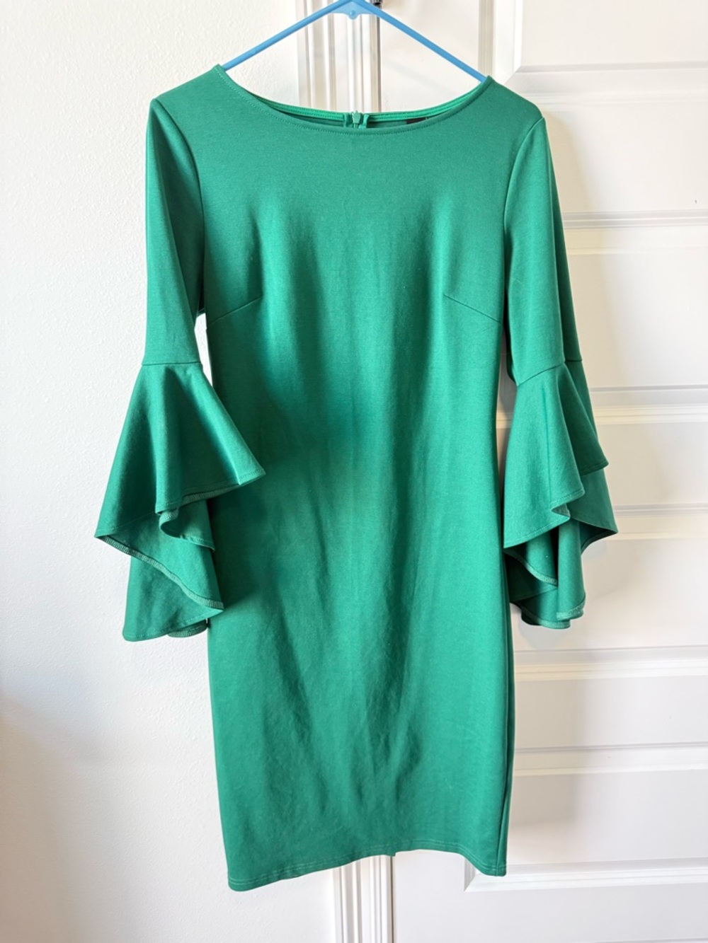 Women’s Green Ruffle Sleeve Dress